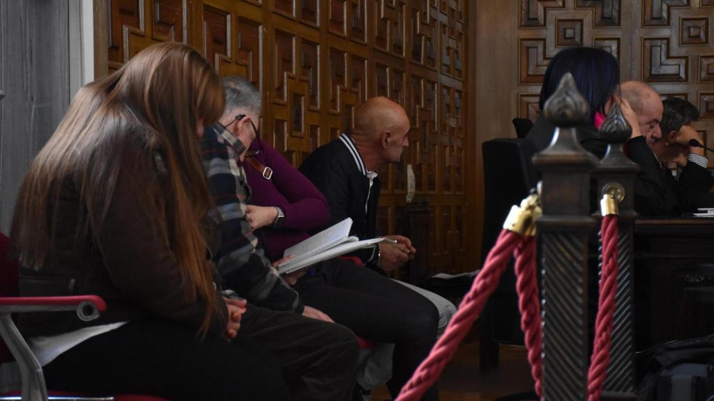 Ana Cristina, a su pareja, conocida como 'Mariñeiro, y el tercer acusado, apodado 'El Chico'