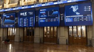 Paneles del Ibex en el Palacio de la Bolsa de Madrid.