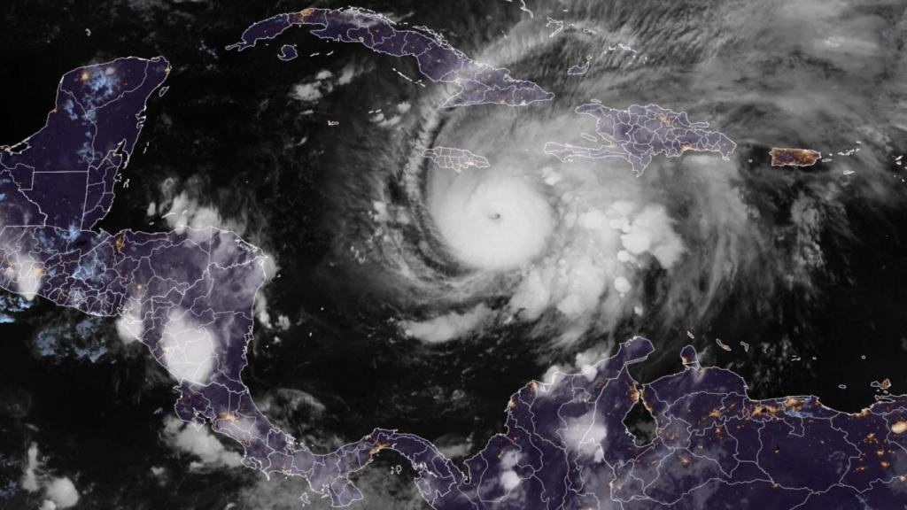 El huracán Melissa ha pasado de tormenta tropical a una intensidad de categoría 5 en tiempo récord.