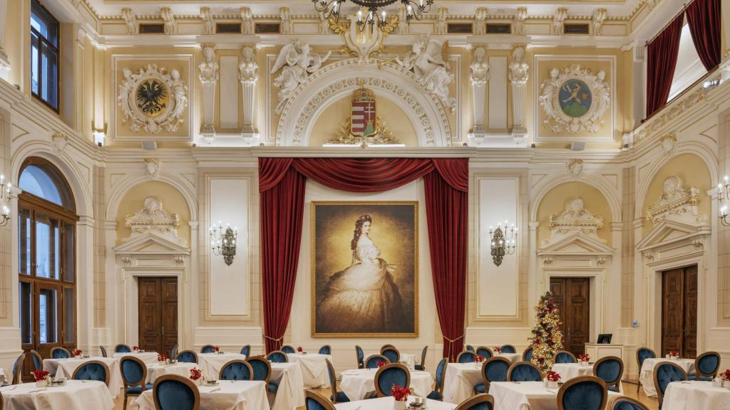 Salón con la figura de la emperatriz Sissí.