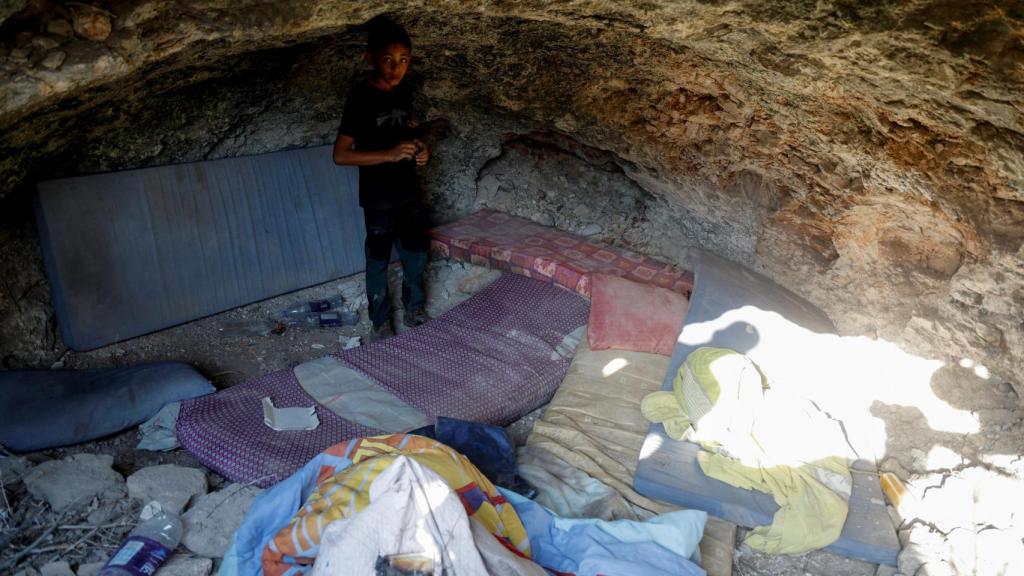 La cueva donde se escondían los supuestos terroristas.