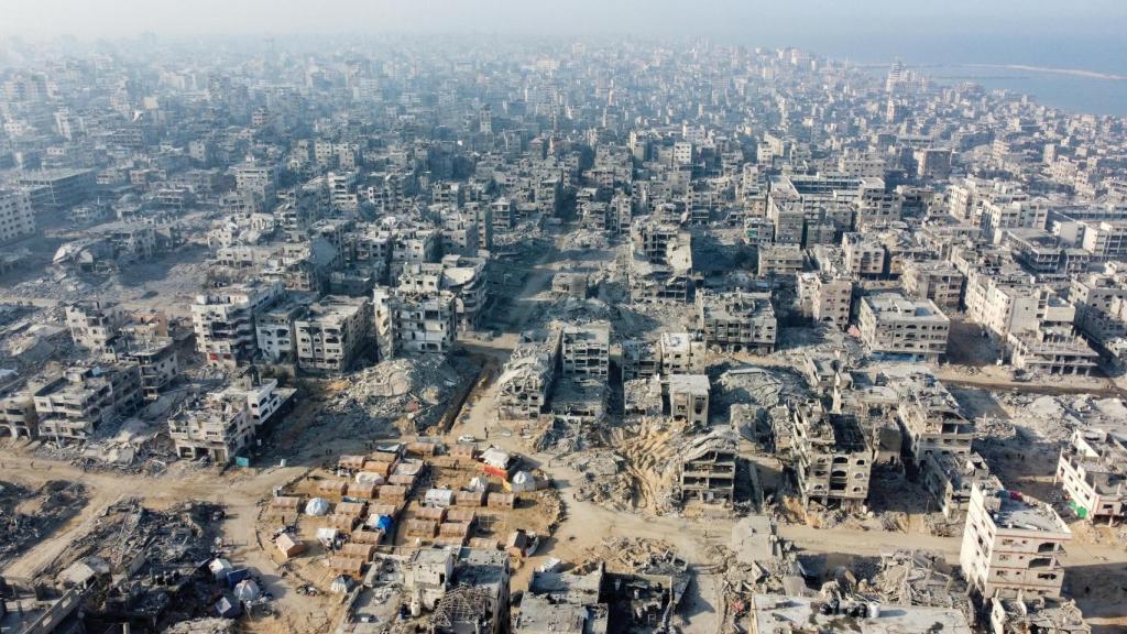 Vista de dron de uno de los barrios de Ciudad de Gaza, con numerosos edificios destruidos.