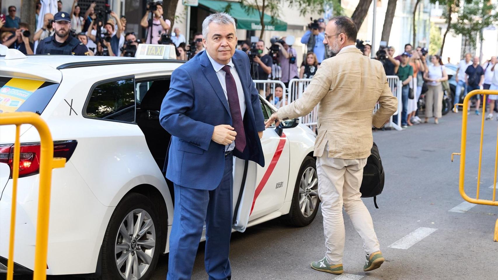 El exsecretario de Organización del PSOE Santos Cerdán a su llegada a declarar en el Tribunal Supremo, a 30 de junio de 2025.