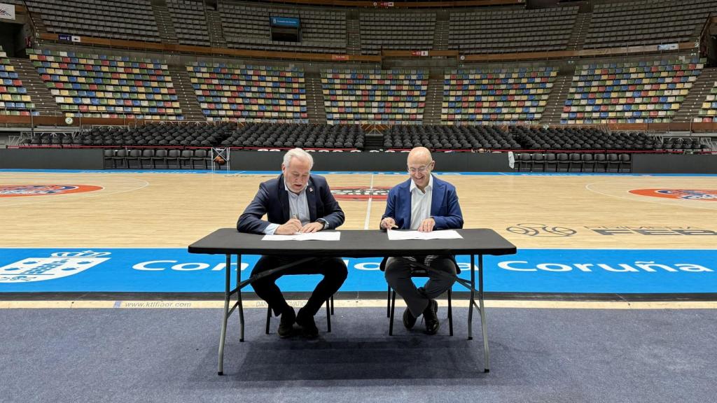 Imagen de la firma del acuerdo.