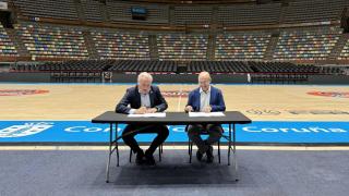 Imagen de la firma del acuerdo.