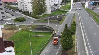 Imagen de la vía cortada.