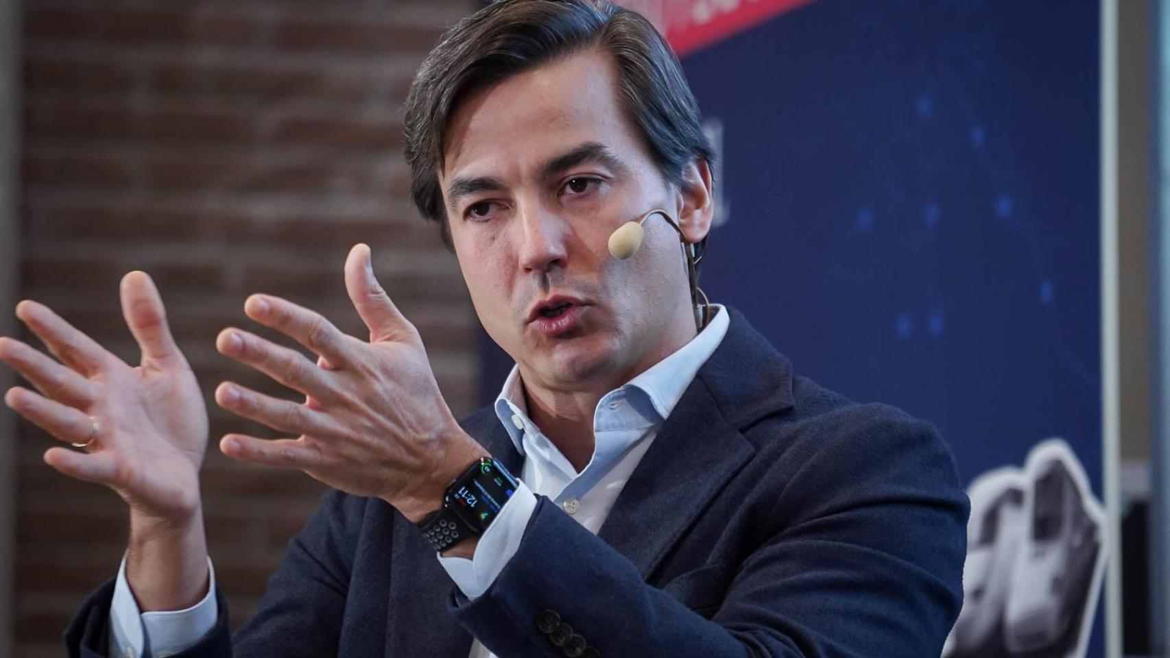 Diego Fernández, director de Estrategia y Sostenibilidad de Iberia durante el VI Simposio del Observatorio de la Movilidad y las Ciudades, organizado por EL ESPAÑOL e Invertia.