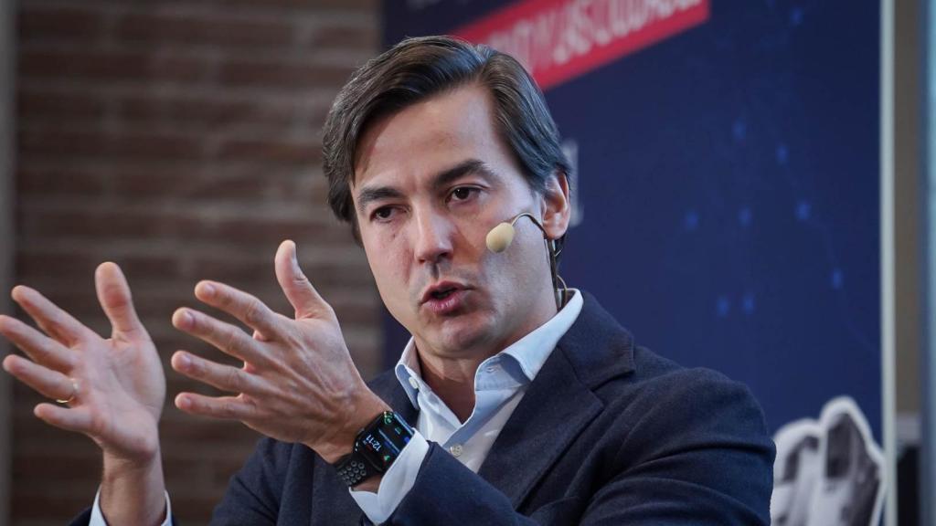 Diego Fernández, director de Estrategia y Sostenibilidad de Iberia durante el VI Simposio del Observatorio de la Movilidad y las Ciudades, organizado por EL ESPAÑOL e Invertia.