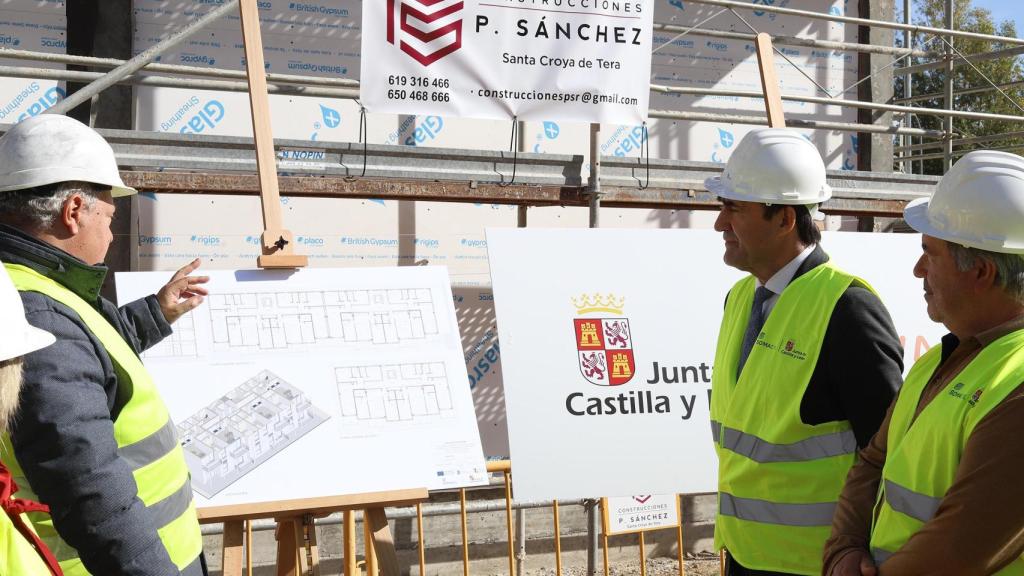 El consejero de Medio Ambiente, Vivienda y Ordenación del Territorio, Juan Carlos Suárez-Quiñones; junto al alcalde de Zamora, Francisco Guarido