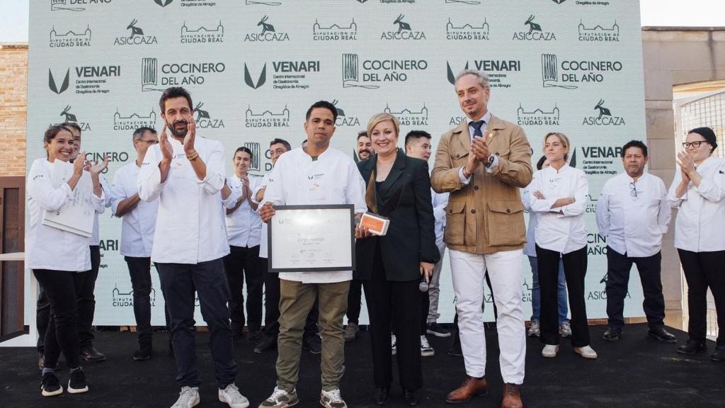 Jorge Asenjo con el premio