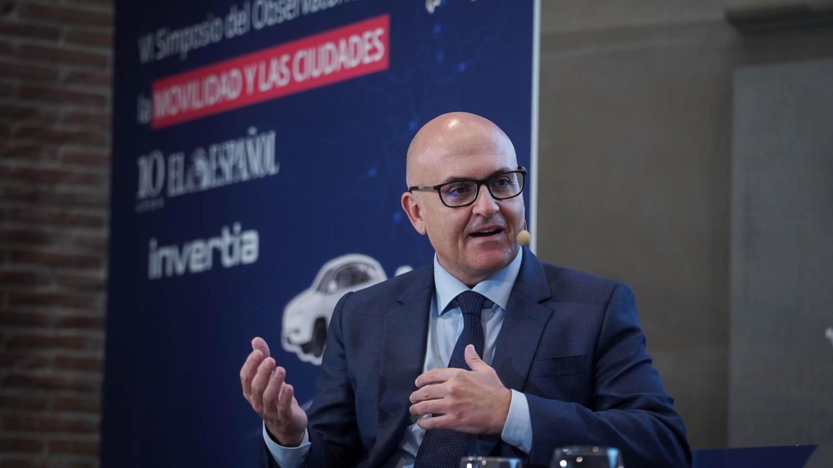 Manuel López Villena, director de Tráfico e Infraestructuras de Indra durante su intervención en el VI Simposio del Observatorio de la Movilidad y las Ciudades, organizado por EL ESPAÑOL e Invertia.
