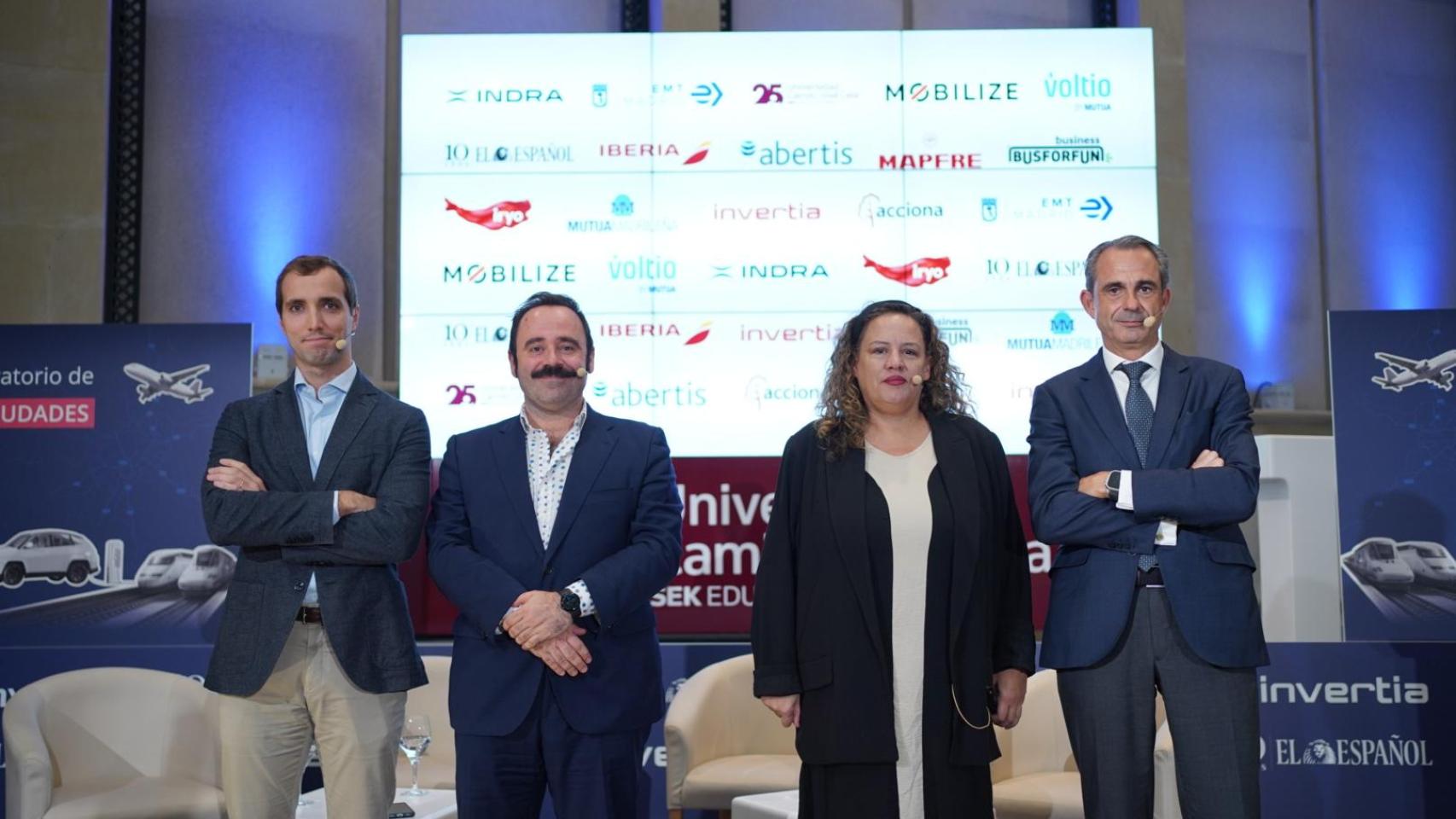 Pepe Martí, gerente de Operaciones de Negocio de Silence (Acciona); Manuel Díaz, socio responsable de Productos Industriales, Manufacturing y Automoción de PwC España y Liliana Marsán, responsable del Departamento de Investigación de Mercados de BNP Paribas Personal Finance y responsable del Observatorio Cetelem.