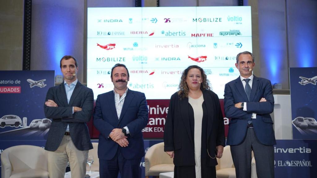 Pepe Martí, gerente de Operaciones de Negocio de Silence (Acciona); Manuel Díaz, socio responsable de Productos Industriales, Manufacturing y Automoción de PwC España y Liliana Marsán, responsable del Departamento de Investigación de Mercados de BNP Paribas Personal Finance y responsable del Observatorio Cetelem.