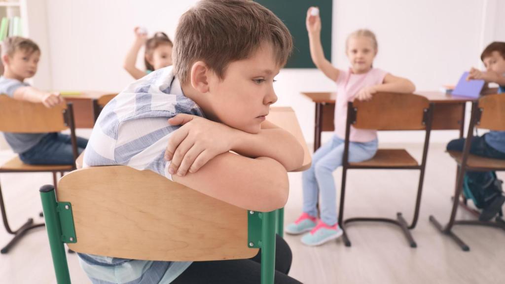 Imagen de un niño sufriendo acoso escolar.