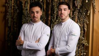 Javi y Juan (28), chefs con 2 estrellas Michelin: En la 'food truck' facturamos 20.000 € al día; en restaurante, imposible