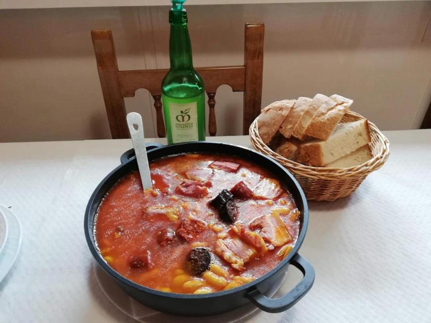 Una de las fabadas del restaurante.