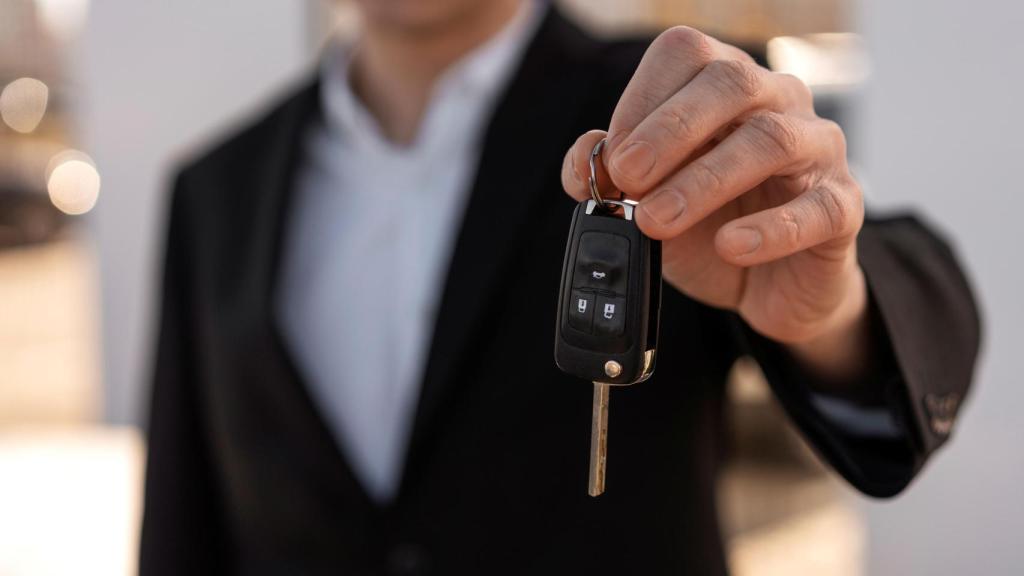 Un empresario asegura que comprar un coche en el exterior es más barato que en España