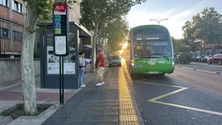 Una parada de autobús en Zaragoza.