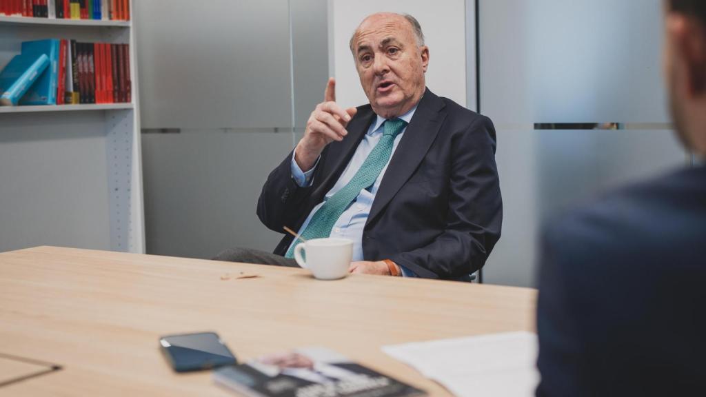 El juez conversa con EL ESPAÑOL.