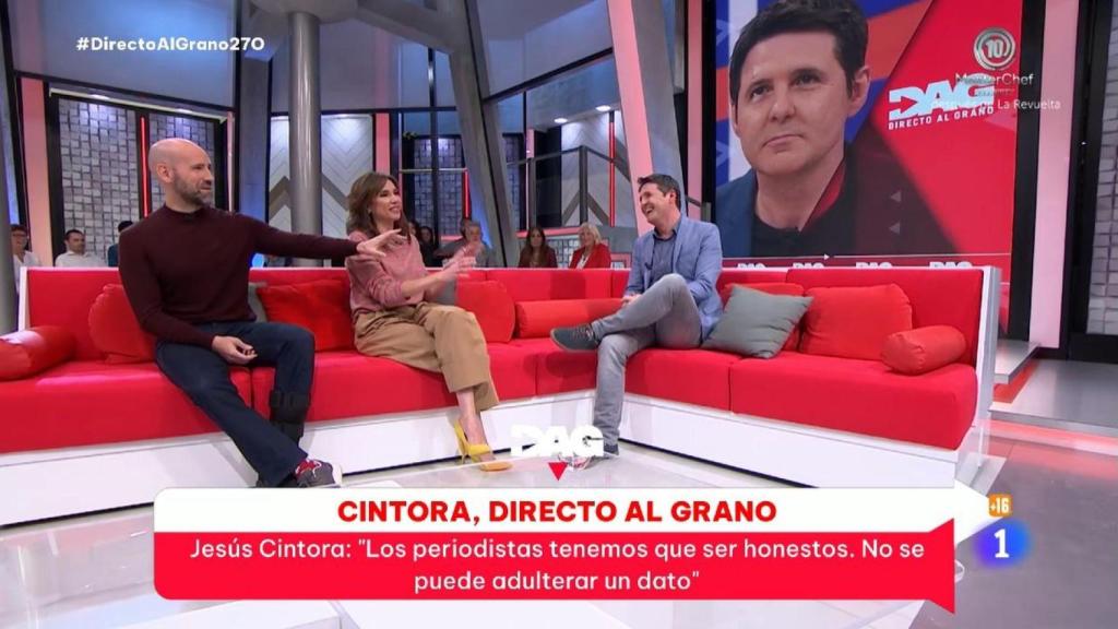 Jesús Cintora, en 'Directo al grano' con Gonzalo Miró y Marta Flich.