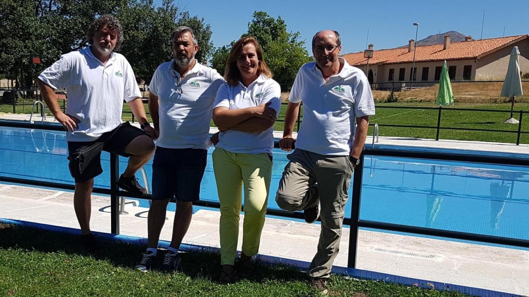 Los socios de la cooperativa Puerta del Campo Francisco Herrero, Jesús García, Mónica Delgado y José Ángel Martín en sus instalaciones en la provincia de Segovia