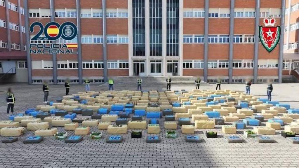 Imagen del alijo de hachís incautado por la Policía.