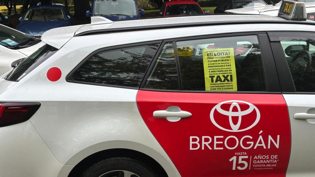Taxistas procedentes de toda Galicia se manifestaron hoy en Santiago