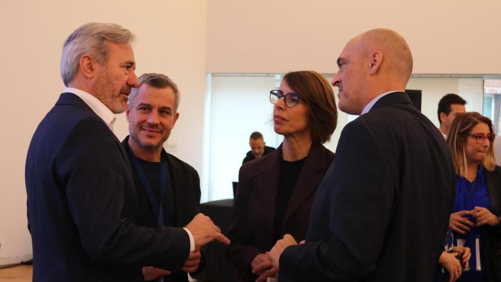 Jorge Azcón, presidente de Aragón, y Suzana Curic, directora general de Amazon Web Services, en Zaragoza