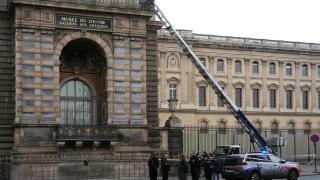 Samir, el ciclista que alertó a la policía francesa del robo del Louvre: Tardaron 30 segundos, eran 4
