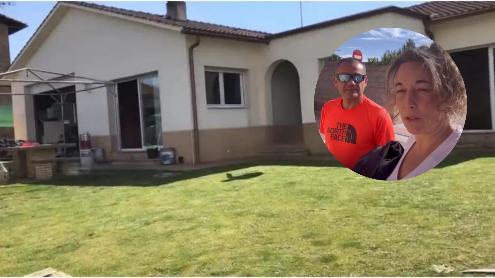 El matrimonio, y la casa que les han okupado en Lérida