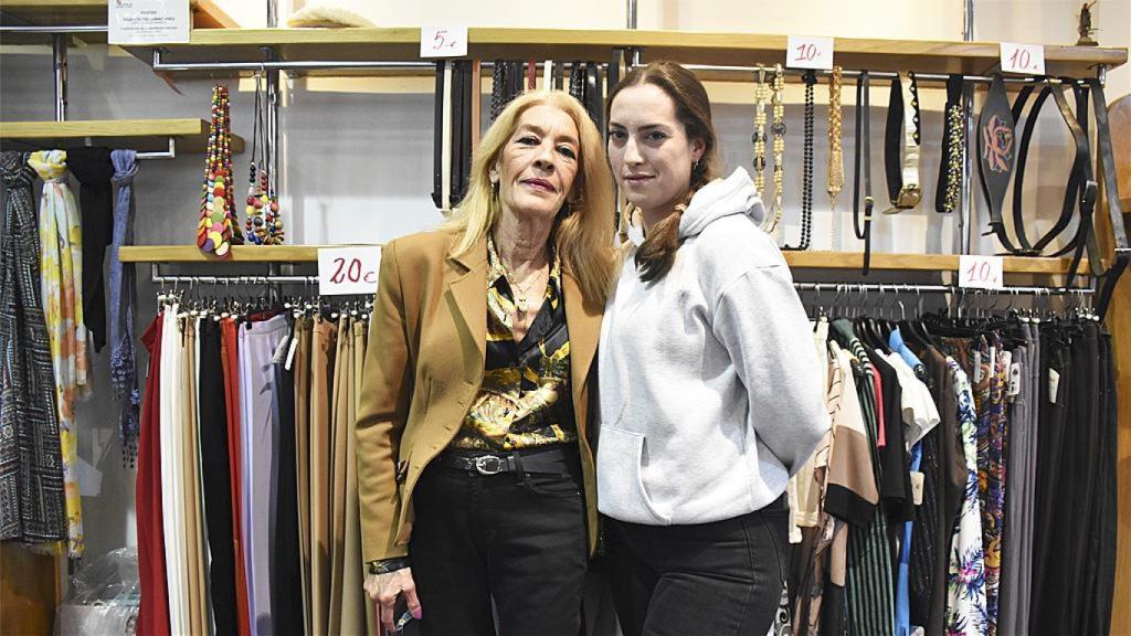 Gloria y Laura en el interior de La Boutique Can-Can