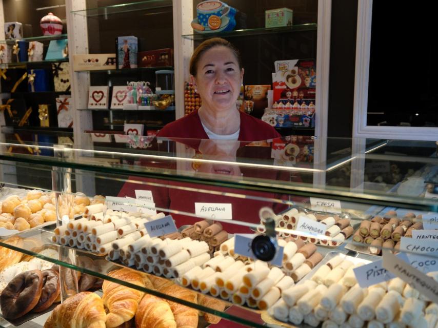 Huesos de santo en la pastelería Hércules de A Coruña.