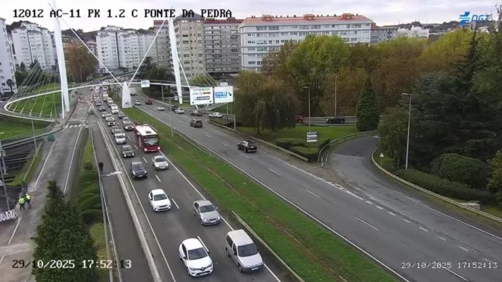La rotonda de Matogrande, en A Coruña, colapsada de nuevo por las obras de Alfonso Molina