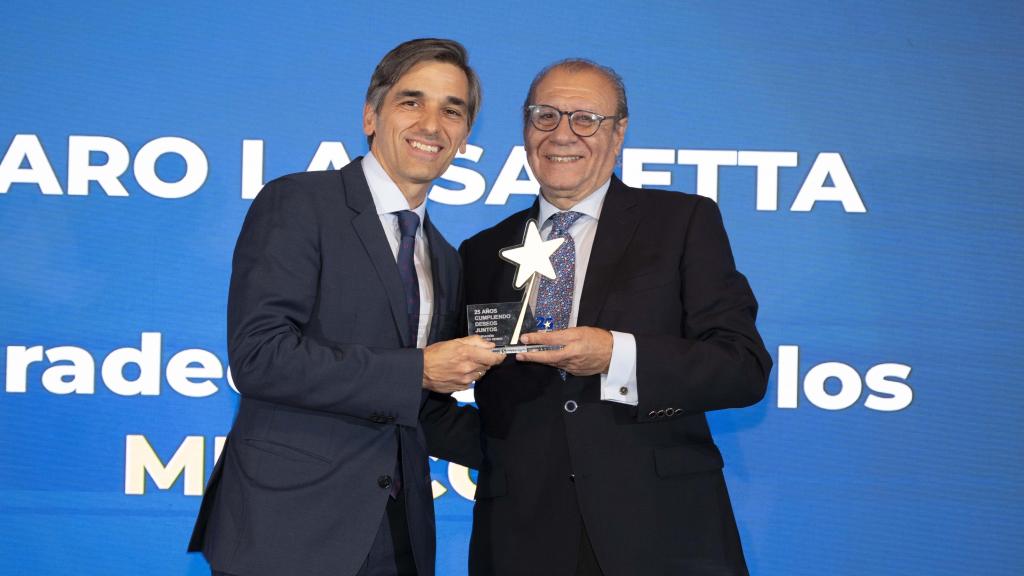 Lo médicos Álvaro Lassaletta y Jesús Fermosel reconocidos durante el 25º Aniversario de la Fundación Pequeño Deseo.