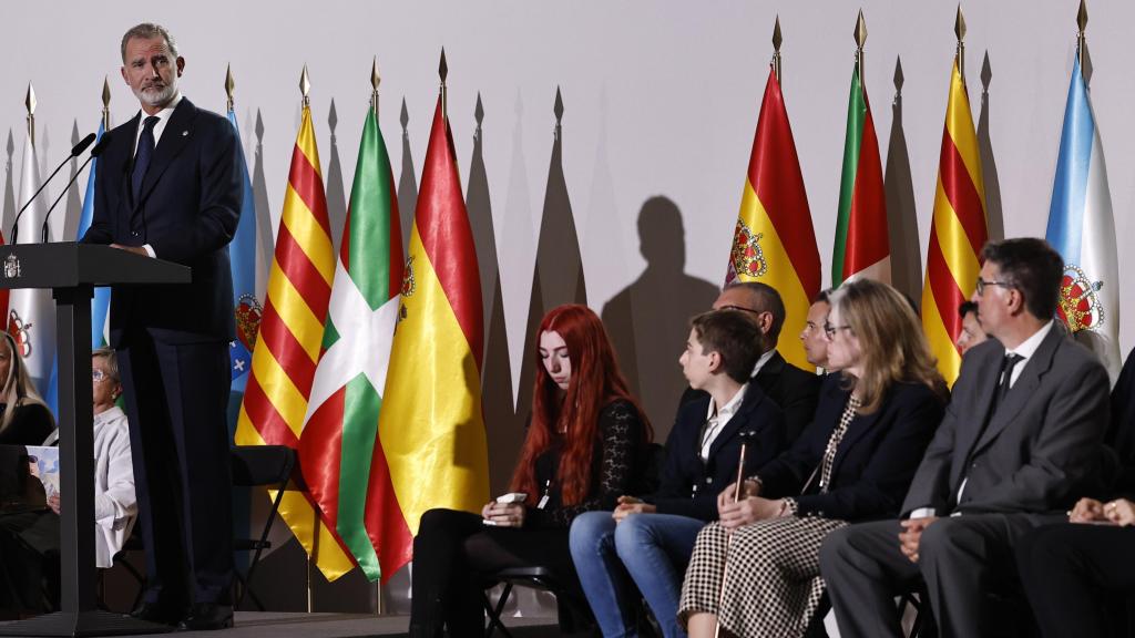 El rey Felipe VI interviene en el funeral de Estado por las 237 víctimas de la dana celebrado este miércoles en Valencia con motivo del primer aniversario de la tragedia. Efe / Ballesteros