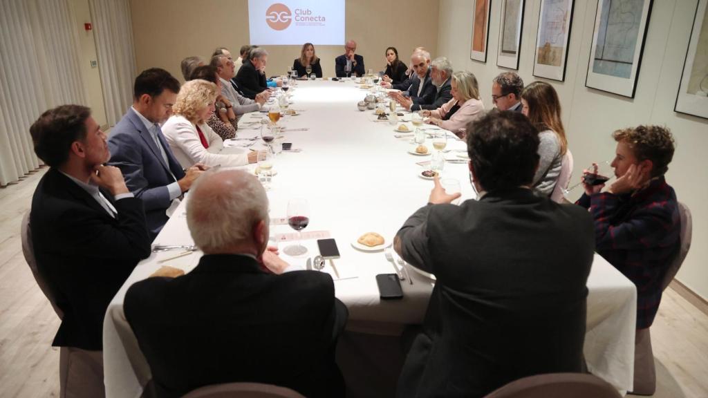 Reunión del Club Conecta con José Juan Ruiz, presidente del Real Instituto Elcano.