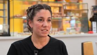 Lorena, dueña de una cafetería en Viladecans (Cataluña)