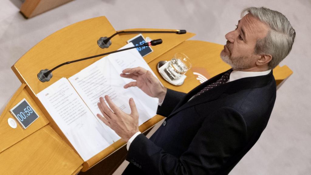 Jorge Azcón, en el Pleno de las Cortes