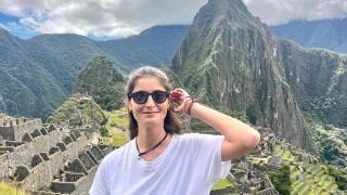 Amalia (28 years old) worked for a year in Peru. any