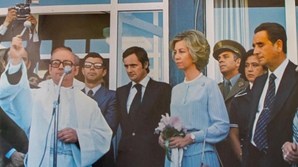 Inauguración del Centro de Educación Especial Virgen de la Blanca por la Reina de España, doña Sofía.