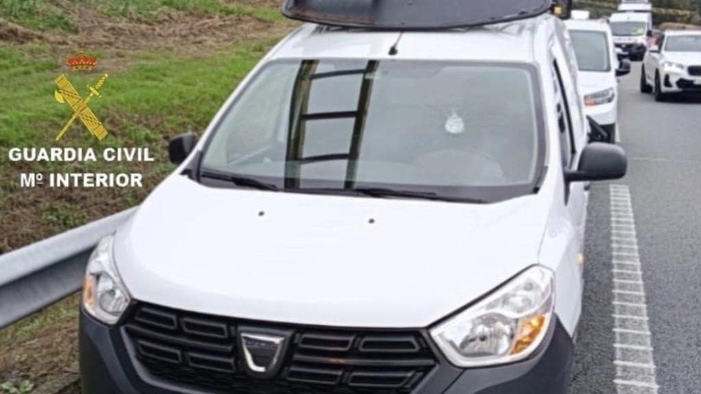 Un herido leve en un accidente múltiple en la AP-9, en Vilaboa, después de que arrojasen piedras a la calzada