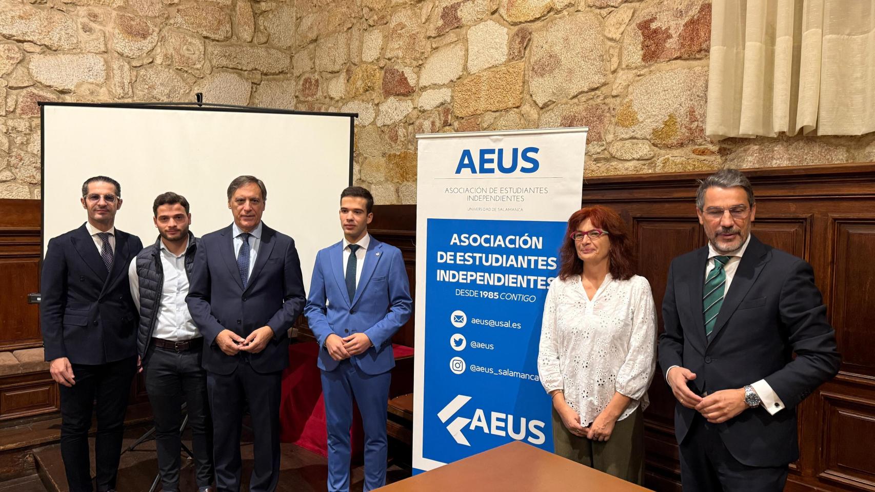 Carlos García Carbayo ha participado en la inauguración del congreso 'Municipalismo y democracia' de la AEUS