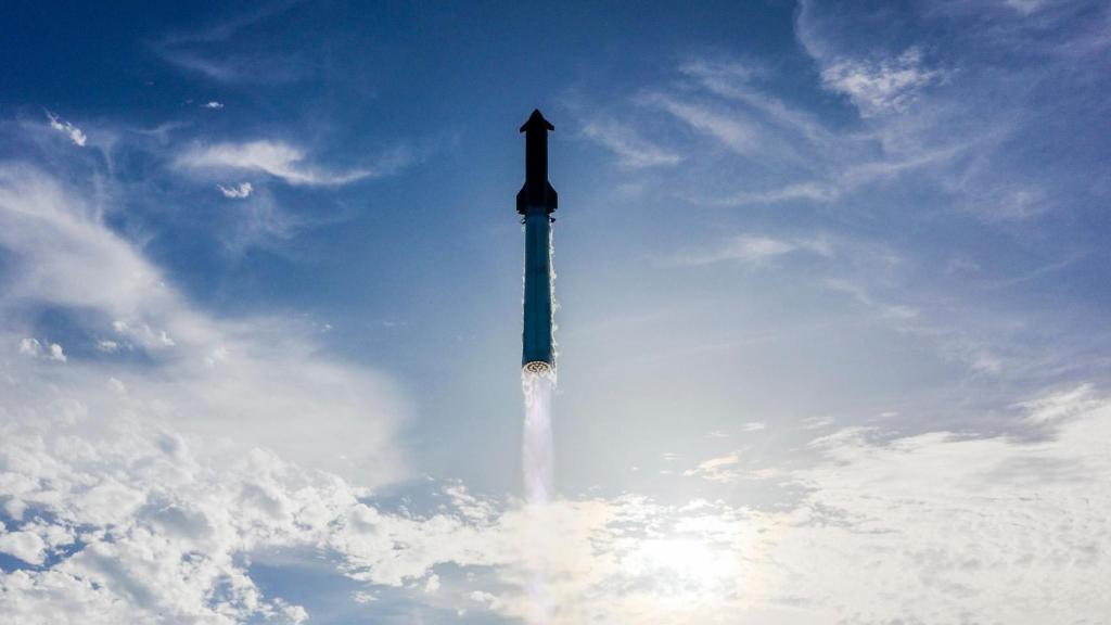 Starship en el décimo vuelo.