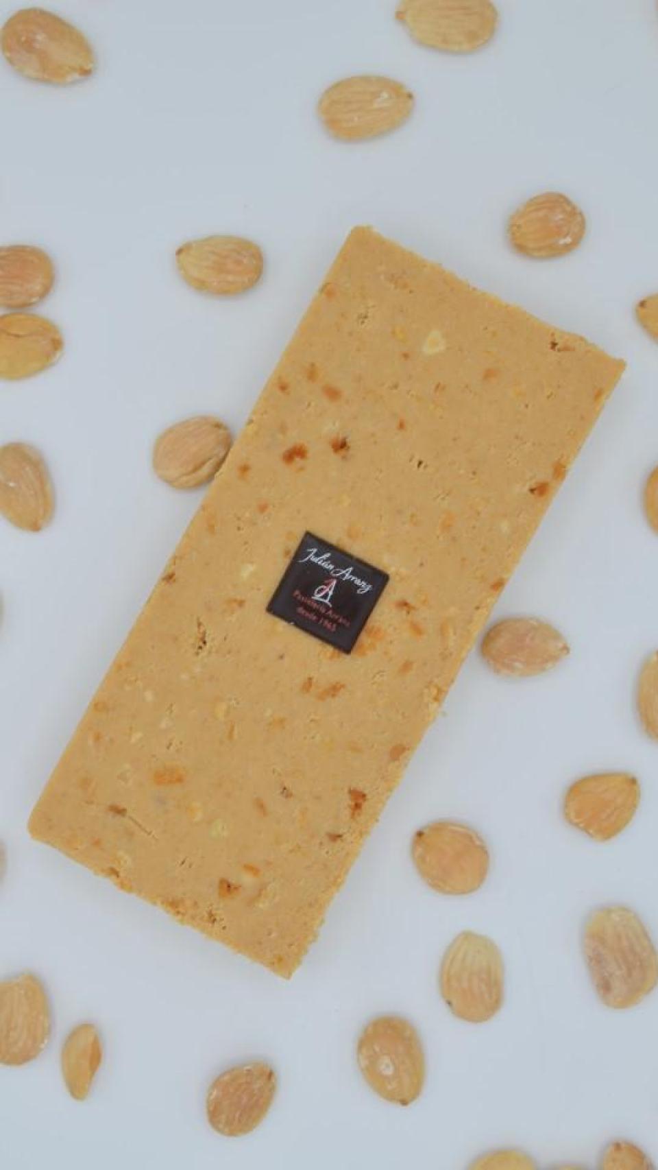 El turrón de almendra