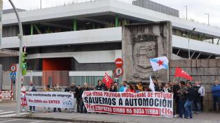 Concentración de la CIG frente a la sede de CEAGA en Vigo