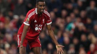 Alexander Isak reacciona durante un partido frente al Manchester United