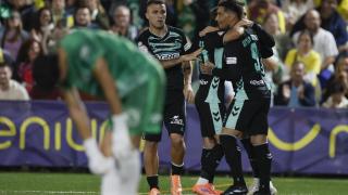 Los jugadores del Betis celebran el primer gol en la victoria ante el Palma del Río Atlético.