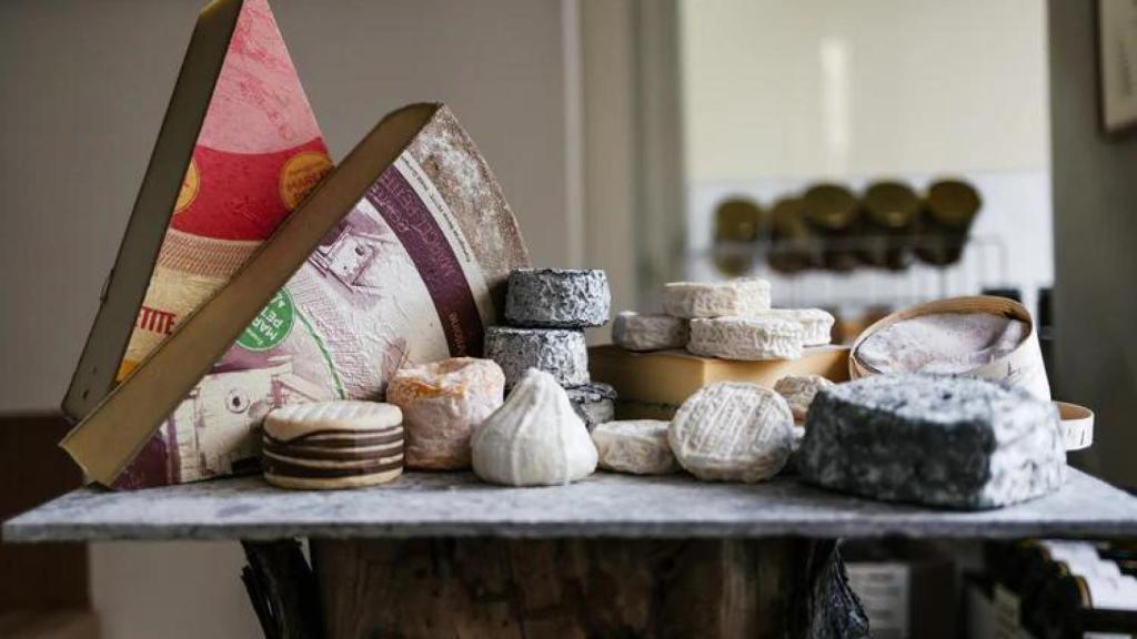 Una mesa de quesos en Brie Alto.