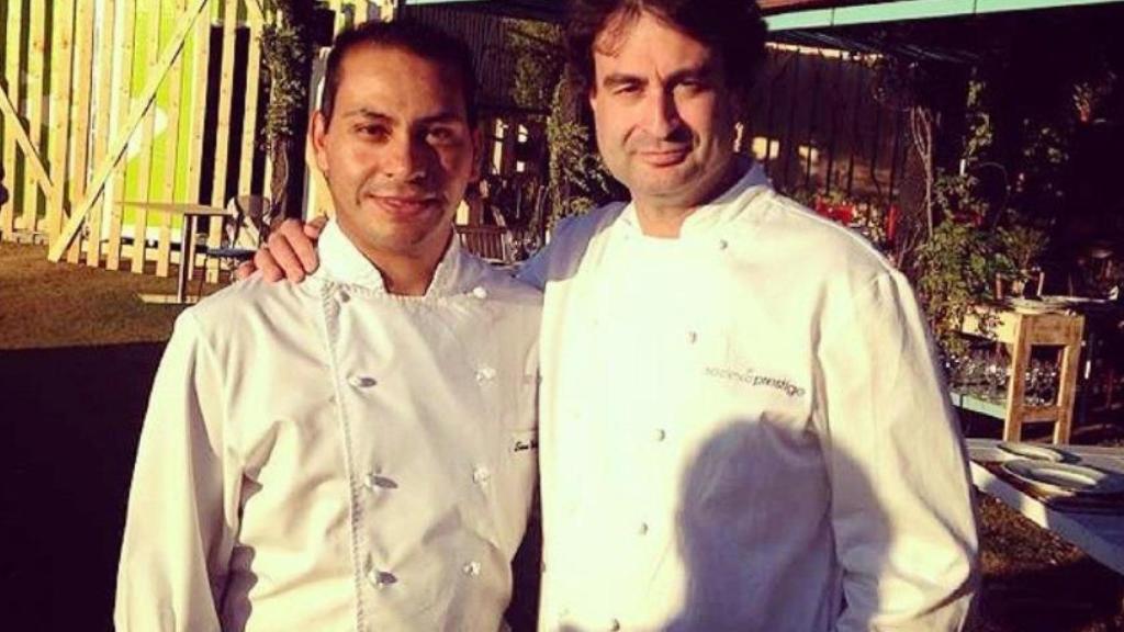Edwin Rodríguez junto al Chef Pepe Rodríguez en un evento culinario en Cádiz, en 2014.