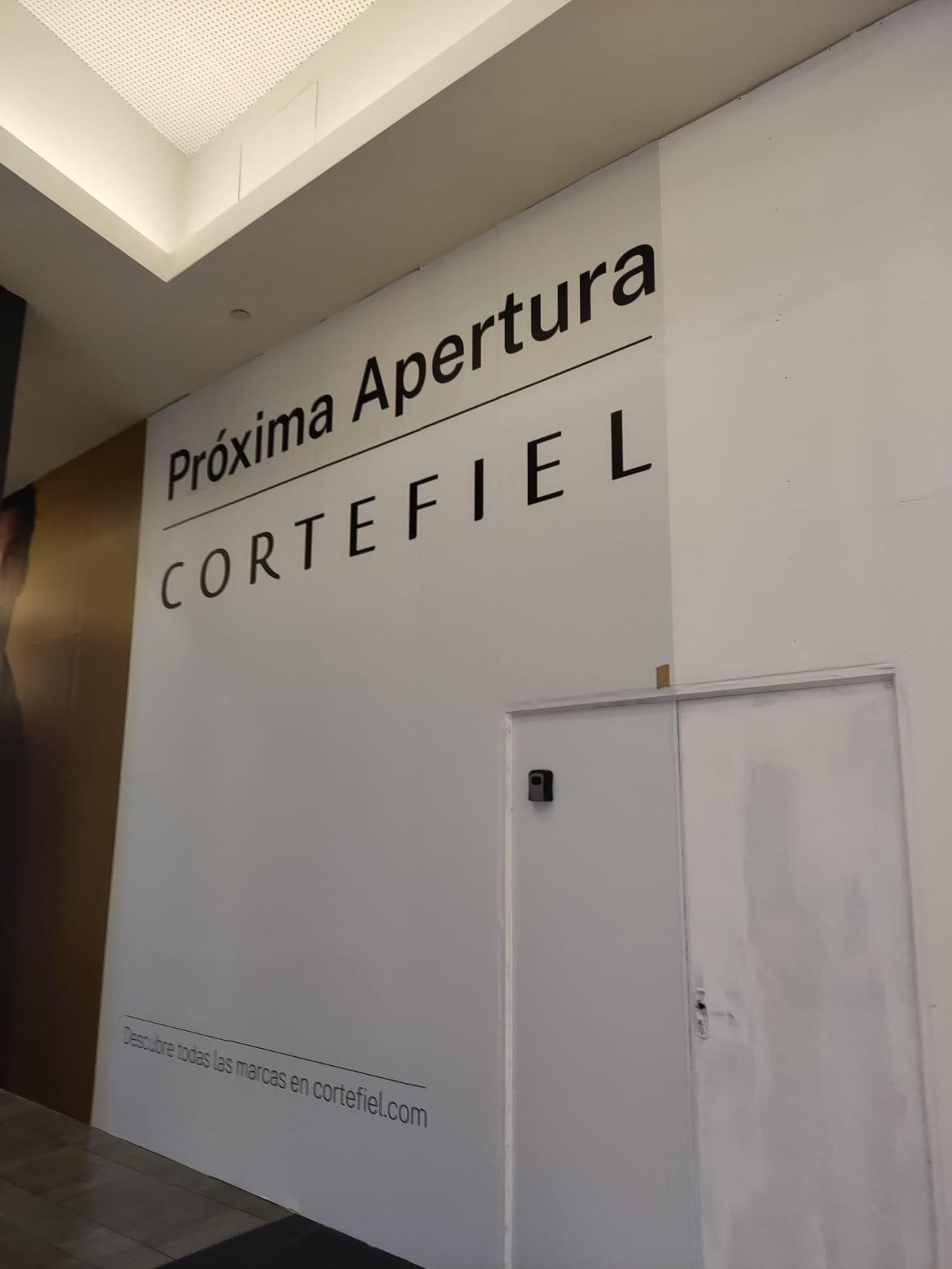 Exterior de la próxima tienda Cortefiel en Luz del Tajo.